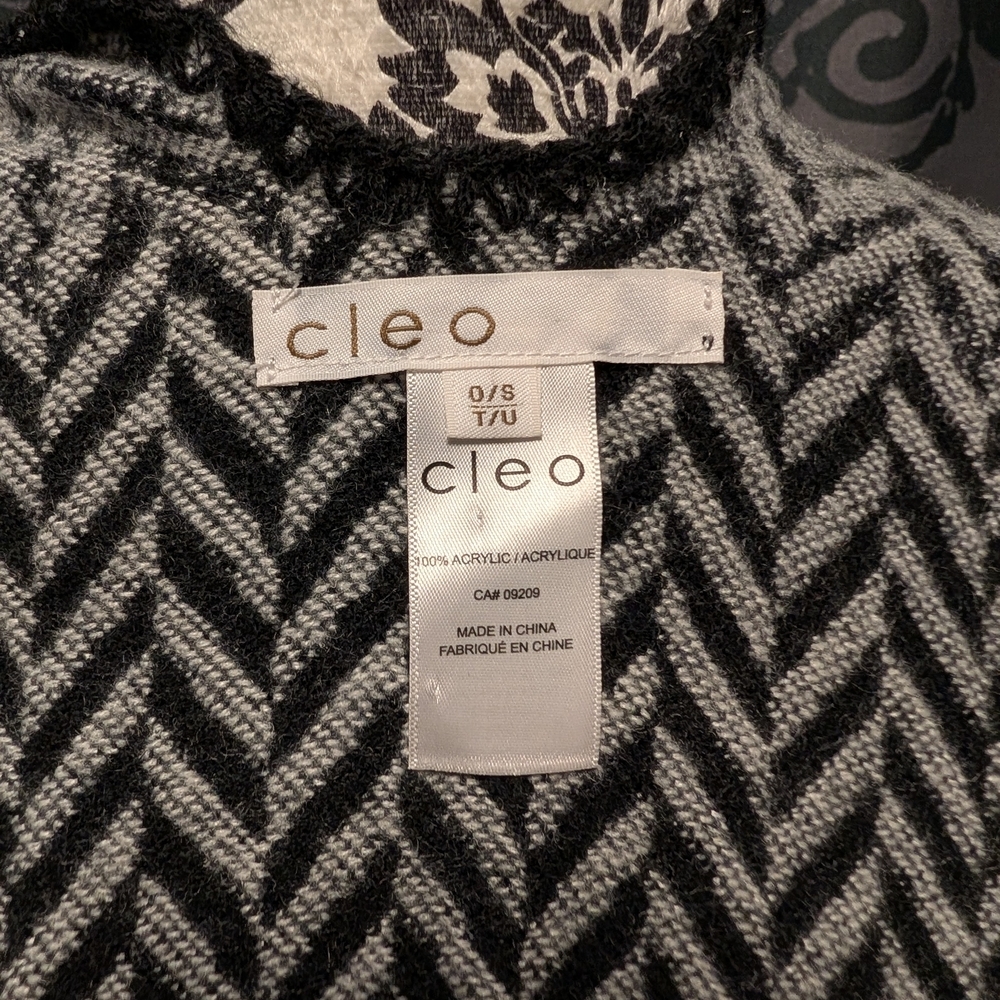 Cleo Chevron Knit Shawl / Poncho - One Size - Picture 2 of 3